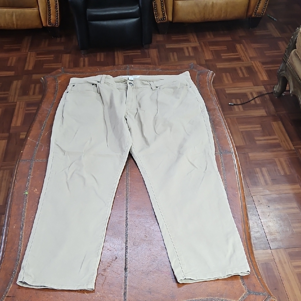 Amazon Essentials Men's Beige, Burgandy and brown Chinos, Lot of 3